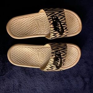 White/Black Nike Slides🔥